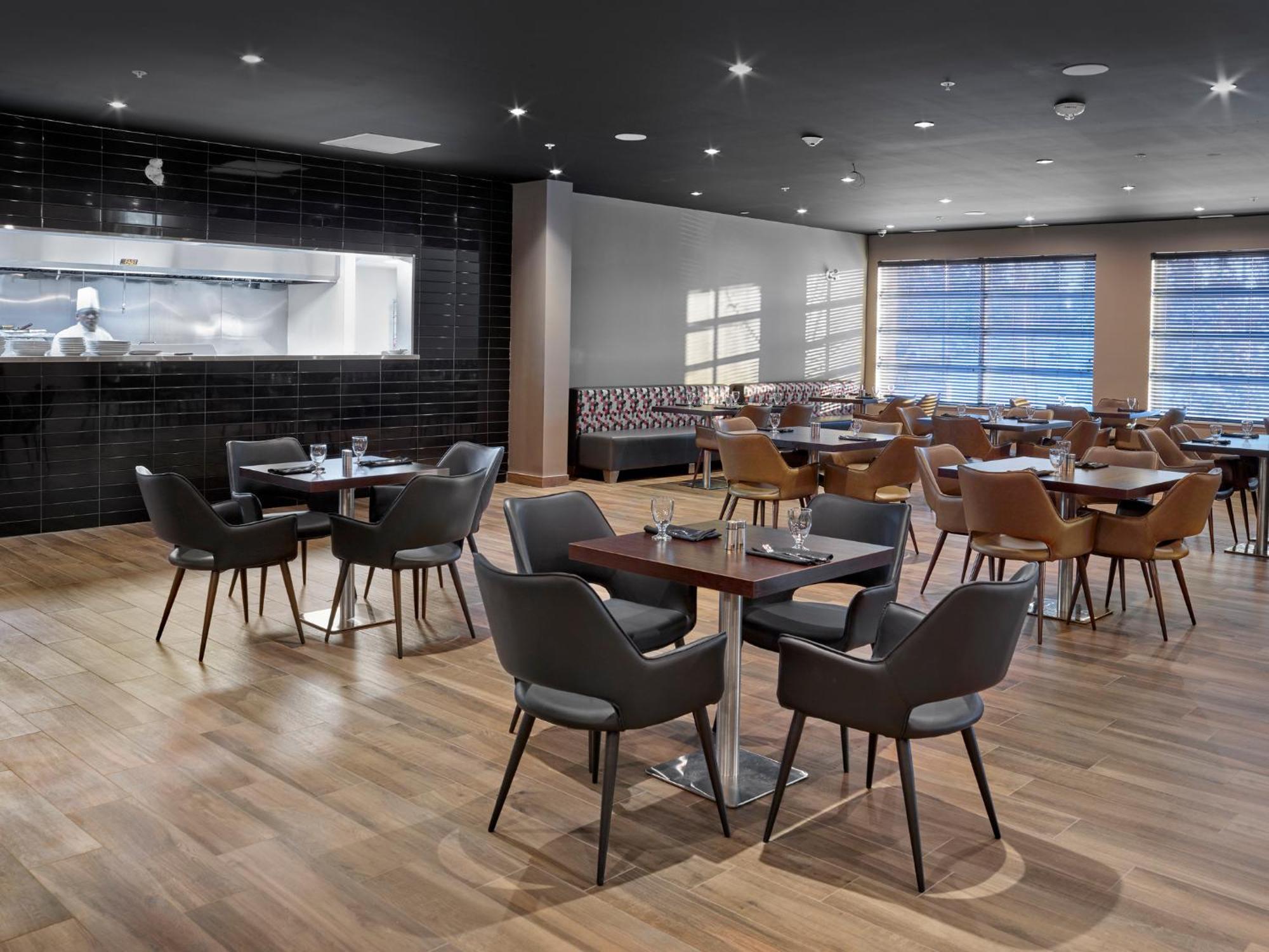 Element Edmonton West Hotel Kültér fotó