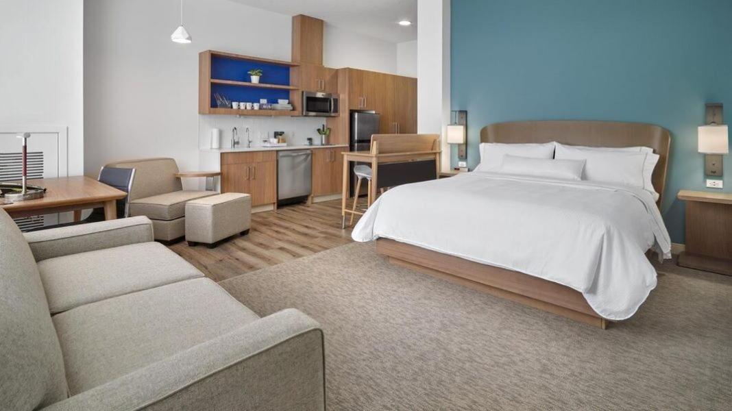 Element Edmonton West Hotel Kültér fotó
